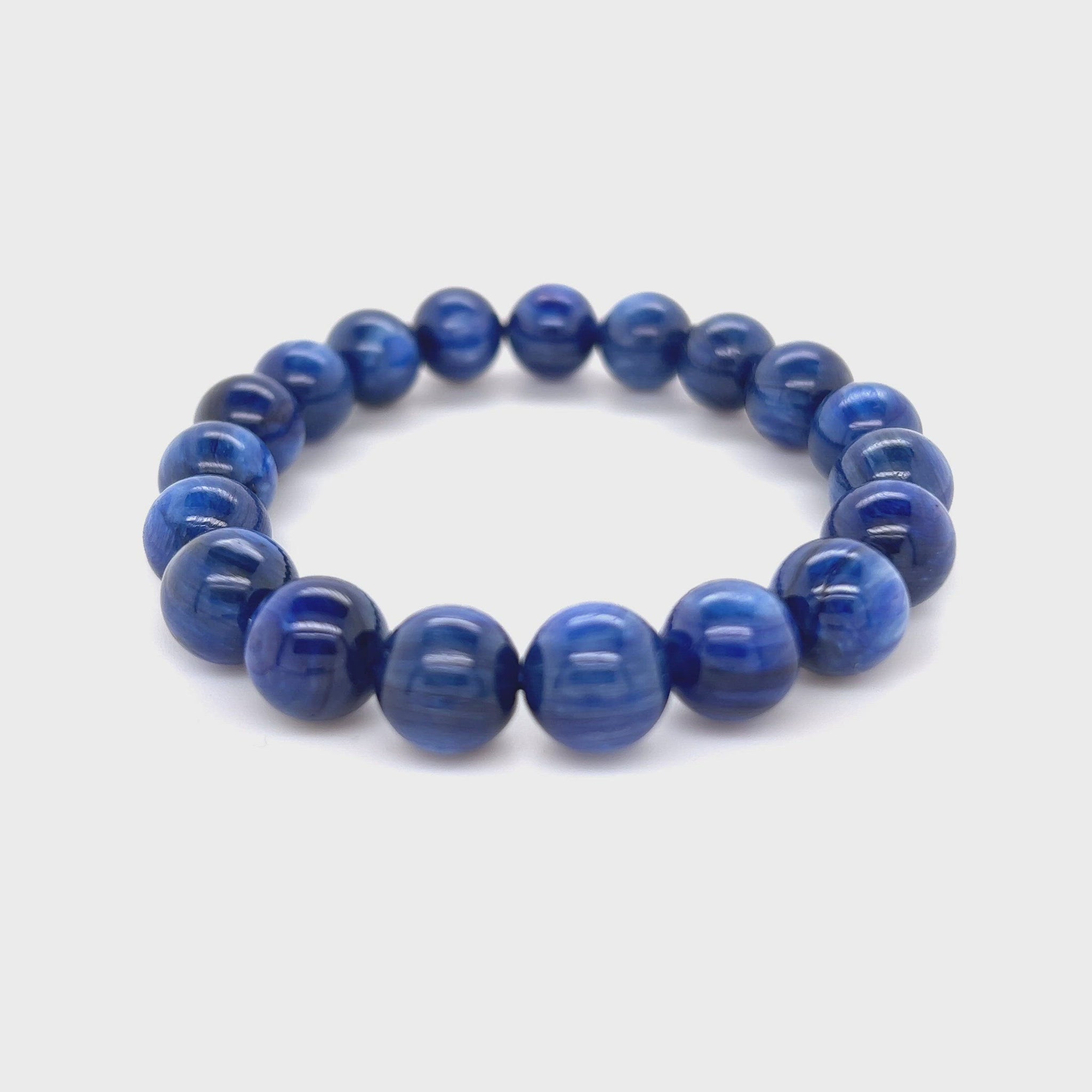 kyanite 10mm bracelet__2022-07-05-15-41-44.mp4